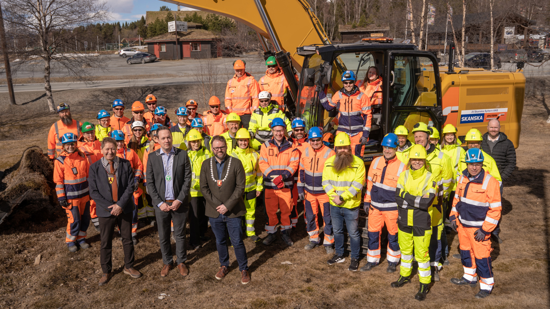 Inviterte gjester fra Rennebu, Midtre Gauldal og Melhus kommune, arbeidsfellesskapet Skanska Syltern ANS (JVSSANS) og Nye Veier