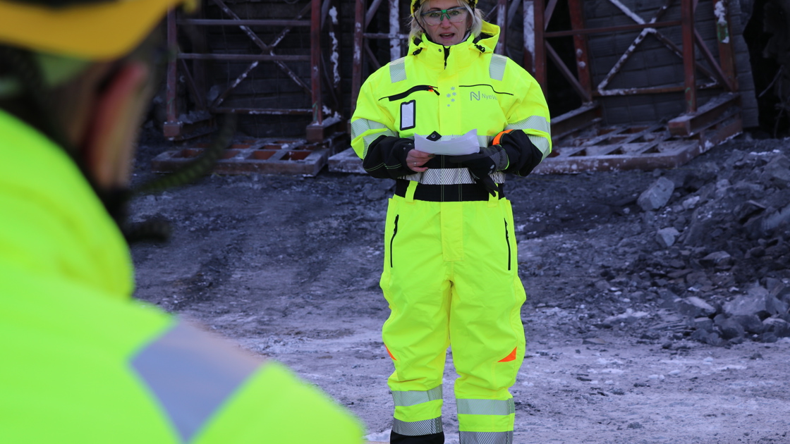 Ordfører i Øyer, Anne Marie Sveipe holdt en appell for forsamlingen under markeringen.