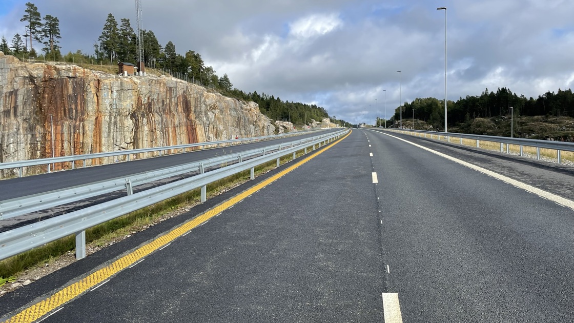 Nye Veier og Hæhre Entreprenør AS har signert avtalen som markerer byggestart for utbygging av E39 mellom Mandalskrysset og Blørstad i Lindesnes kommune.