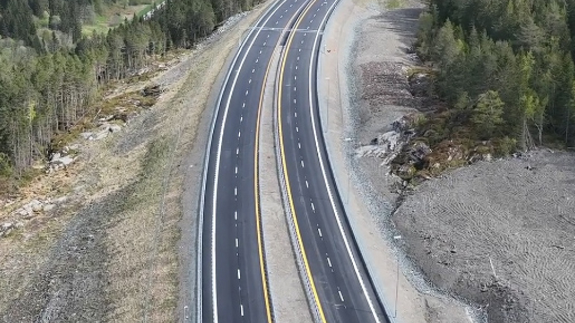 Firefelts motorvei, E6, Kvithammar-Åsen, fugleperspektiv